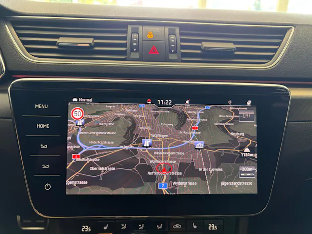 SKODA Superb Combi 2.0 TDi SportLine 4x4 DSG | CH | AHK |