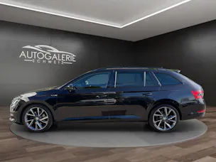 SKODA Superb Combi 2.0 TDi SportLine 4x4 DSG | CH | AHK |
