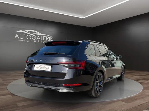 SKODA Superb Combi 2.0 TDi SportLine 4x4 DSG | CH | AHK |
