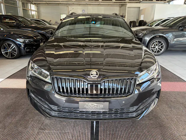 SKODA Superb Combi 2.0 TDi SportLine 4x4 DSG | CH | AHK |