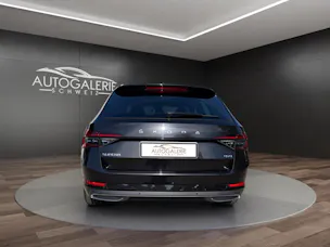SKODA Superb Combi 2.0 TDi SportLine 4x4 DSG | CH | AHK |