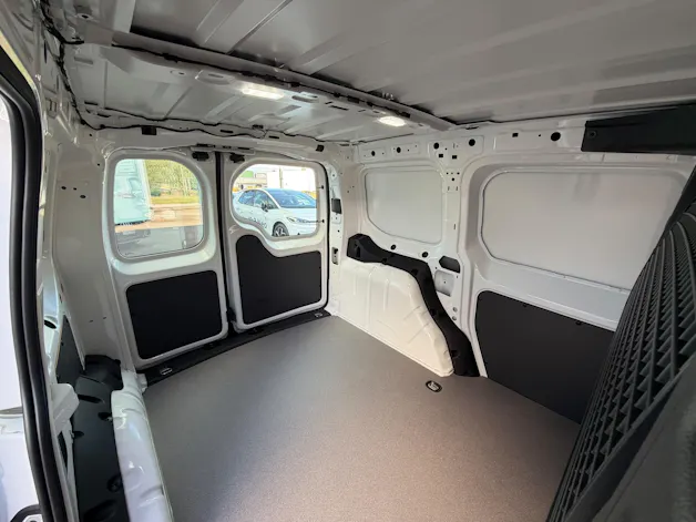 VW Caddy Cargo 2.0TDI 4Motion mit Heckklappe