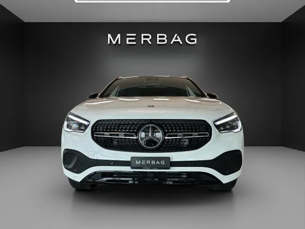 MERCEDES-BENZ GLA 200 Progressive