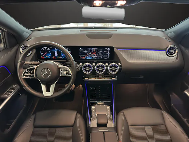 MERCEDES-BENZ GLA 200 Progressive