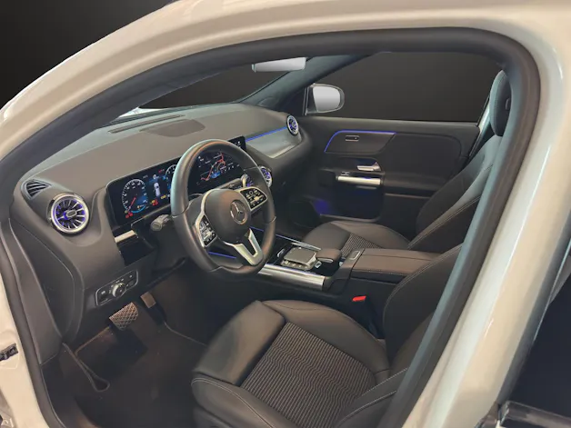 MERCEDES-BENZ GLA 200 Progressive