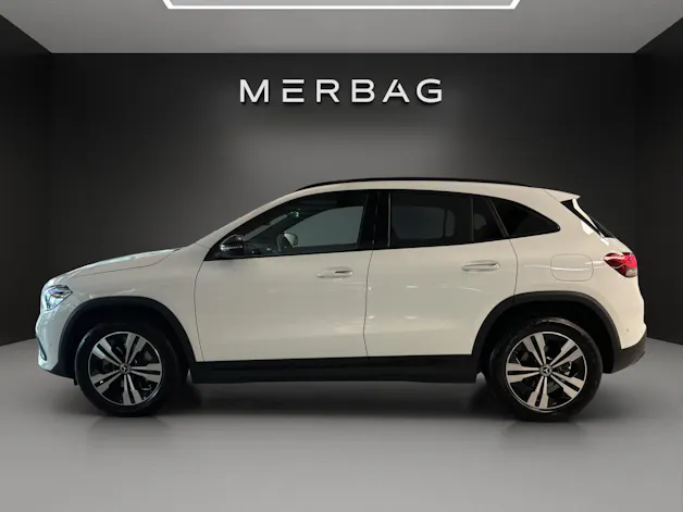 MERCEDES-BENZ GLA 200 Progressive