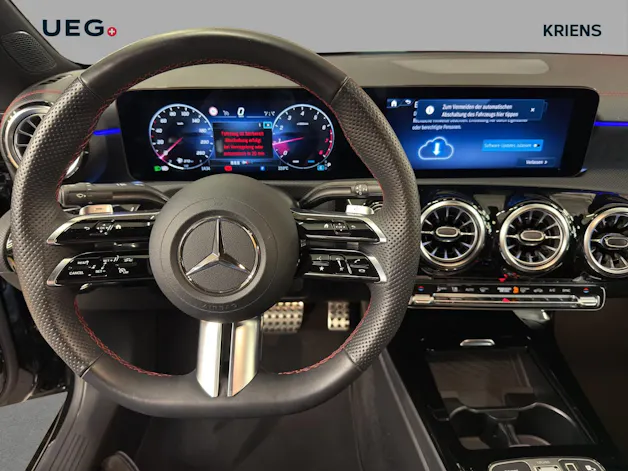 MERCEDES-BENZ CLA 200 - AMG / Rückfahrkamera / Ambiente-Licht