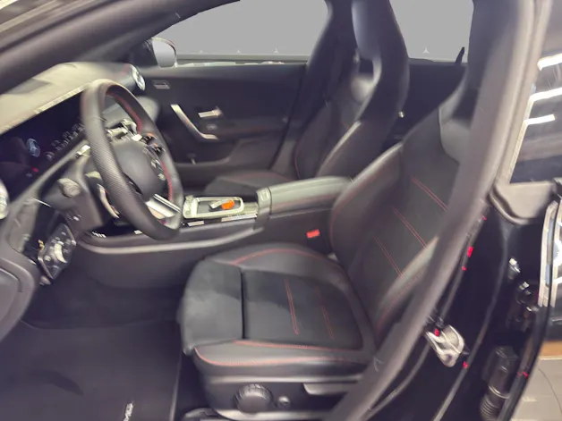 MERCEDES-BENZ CLA 200 - AMG / Rückfahrkamera / Ambiente-Licht