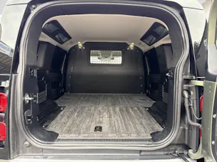 Land Rover Defender 110 3.0 D I6 250 Hardtop SE