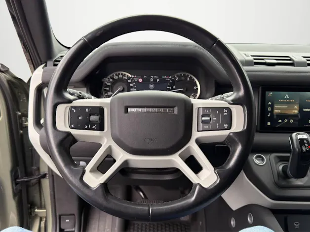 Land Rover Defender 110 3.0 D I6 250 Hardtop SE