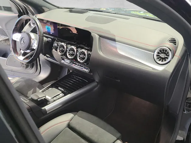 MERCEDES-BENZ EQA 300 AMG 4M