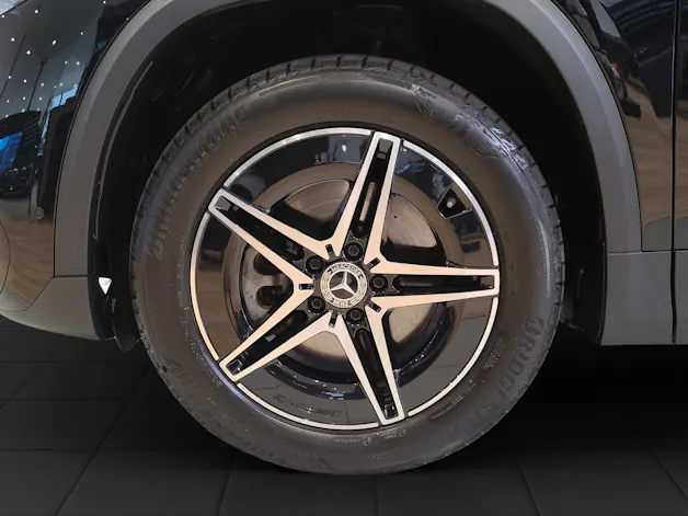 MERCEDES-BENZ EQA 300 AMG 4M