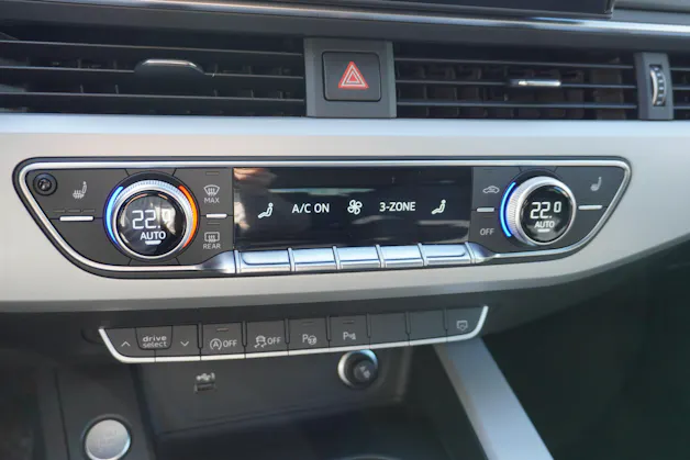 AUDI A4 Avant 40 TDI quattro S-tronic