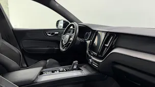 VOLVO XC60 T8 eAWD R-Design