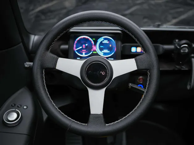 Micro Microlino Competizione 10.5 kWh Medium Range *SOFORT Verfügbar*Werksgarantie*London Grün Matt*