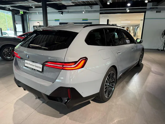 BMW 520d xDrive 48V Touring M Sport Steptronic