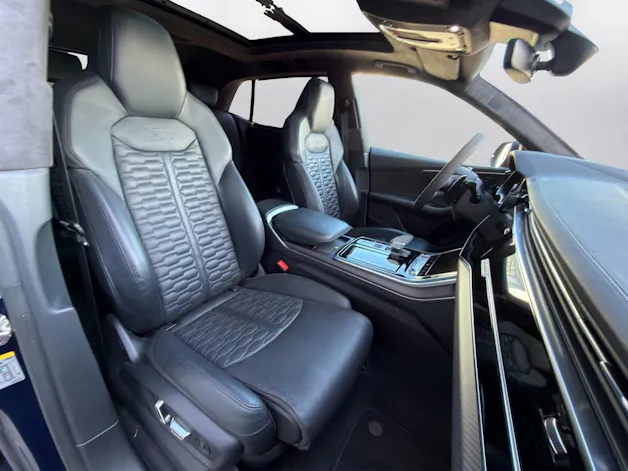 AUDI RSQ8 quattro tiptronic