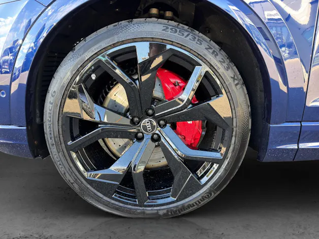 AUDI RSQ8 quattro tiptronic