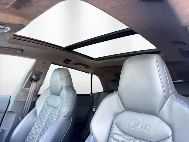 AUDI RSQ8 quattro tiptronic