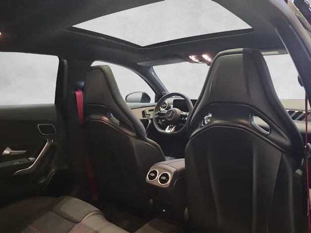 MERCEDES-BENZ A 35 AMG 4M W177