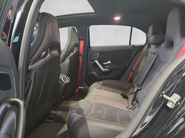 MERCEDES-BENZ A 35 AMG 4M W177