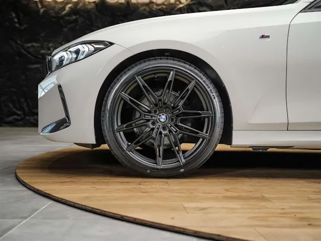 BMW 320i Steptronic M Sport Pro *20" Felgen*Akustik*Ambientebeleuchtung*
