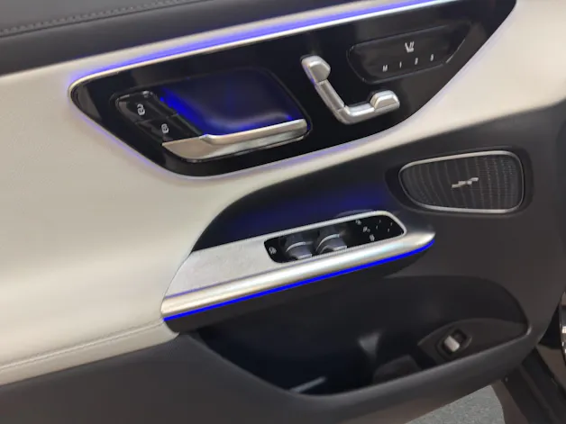 MERCEDES-BENZ GLC 450 d 4M - AMG / DISTRONIC / 360 Grad Kamera / Panorama-Dach / Head-Up Display