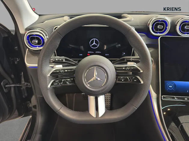 MERCEDES-BENZ GLC 450 d 4M - AMG / DISTRONIC / 360 Grad Kamera / Panorama-Dach / Head-Up Display