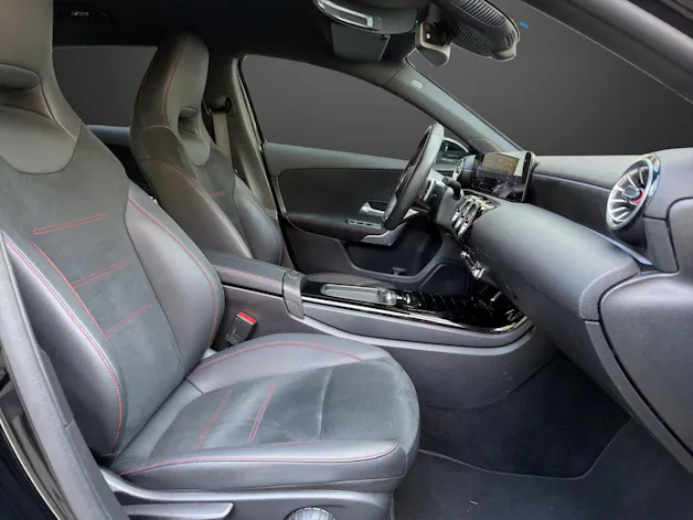 MERCEDES-BENZ A 200 7G-DCT