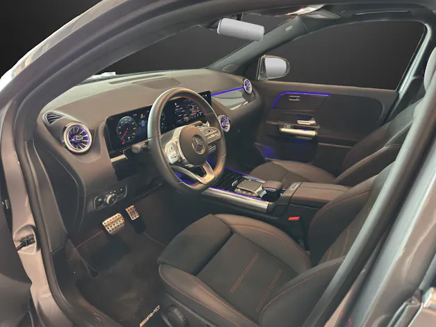 MERCEDES-BENZ GLA 250 AMG Line 4Matic