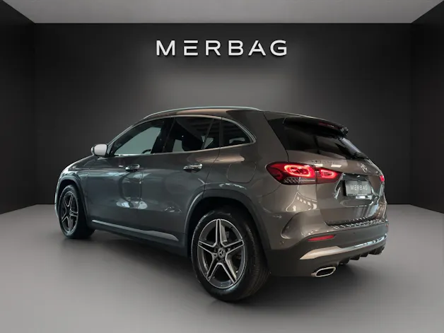 MERCEDES-BENZ GLA 250 AMG Line 4Matic