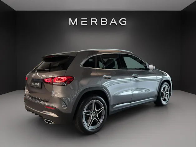MERCEDES-BENZ GLA 250 AMG Line 4Matic