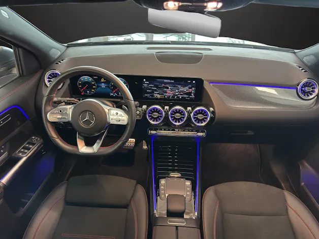 MERCEDES-BENZ GLA 250 AMG Line 4Matic