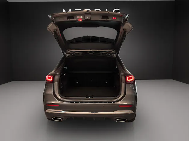 MERCEDES-BENZ GLA 250 AMG Line 4Matic