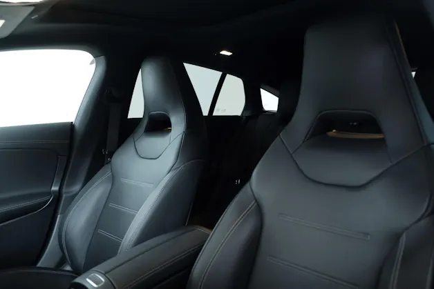 MERCEDES-BENZ CLA 250 Swiss Star AMG Line 4matic X118