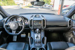 PORSCHE Cayenne Turbo