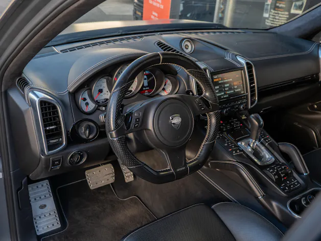 PORSCHE Cayenne Turbo
