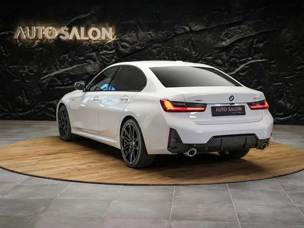BMW 320i xDrive Steptronic M Sport *Facelift*20" Felgen*Werksgarantie*Head-Up*Assistenten*
