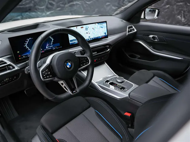 BMW 320i xDrive Steptronic M Sport *Facelift*20" Felgen*Werksgarantie*Head-Up*Assistenten*