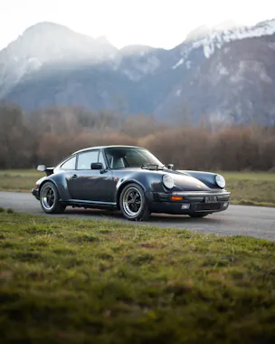 PORSCHE 911 Coupé 3.3 Turbo