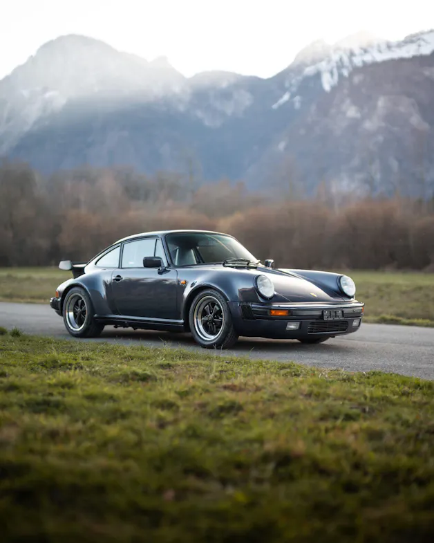 PORSCHE 911 Coupé 3.3 Turbo