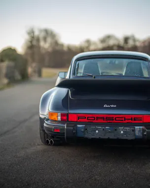 PORSCHE 911 Coupé 3.3 Turbo