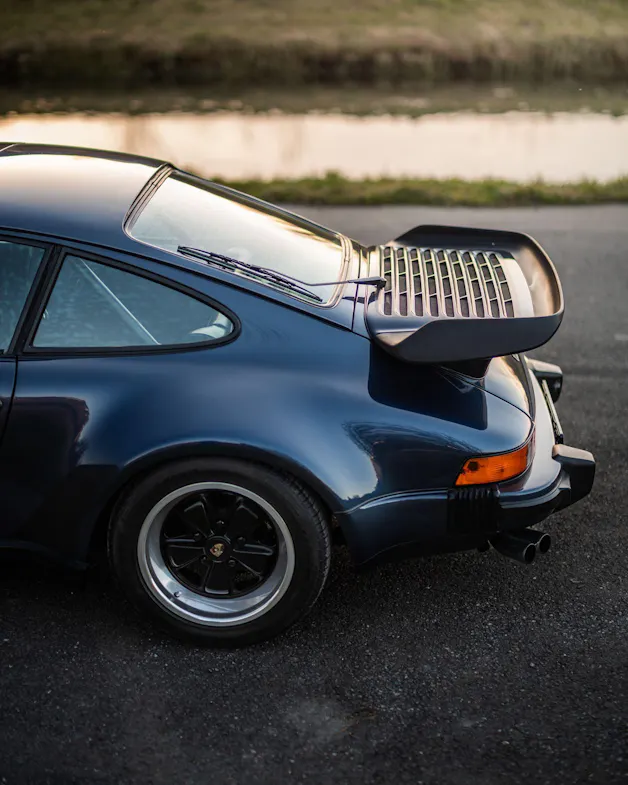 PORSCHE 911 Coupé 3.3 Turbo