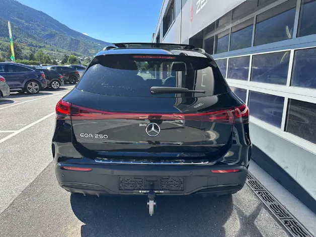 MERCEDES-BENZ EQA 250 AMG Line (CH)
