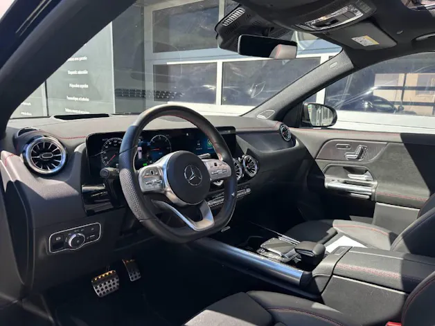 MERCEDES-BENZ EQA 250 AMG Line (CH)