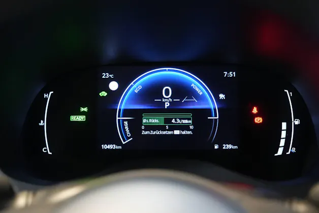 Toyota Yaris 1.5 VVT-i HSD Trend