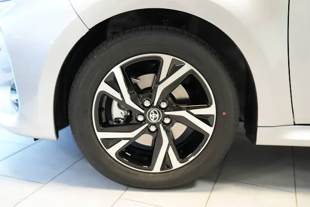 Toyota Yaris 1.5 VVT-i HSD Trend