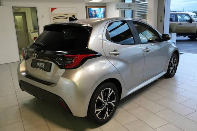 Toyota Yaris 1.5 VVT-i HSD Trend