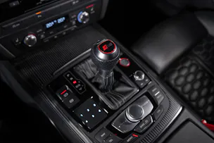 AUDI RS6 Avant 4.0 V8 TFSI Performance