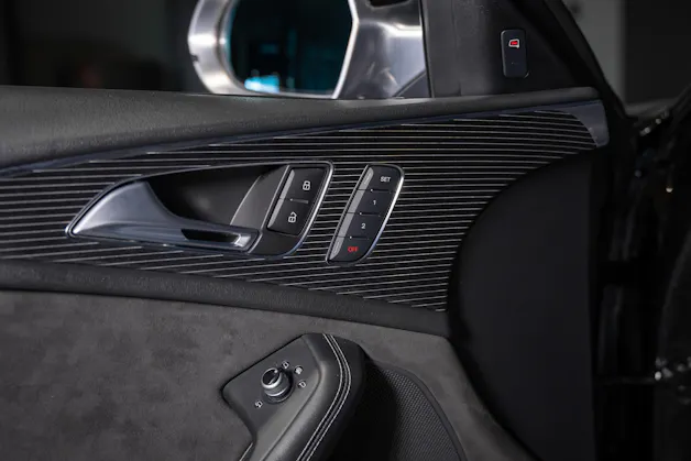 AUDI RS6 Avant 4.0 V8 TFSI Performance